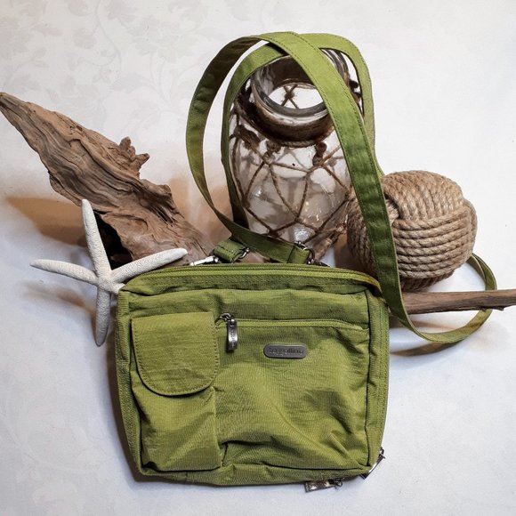 Baggallini Multi-Pocket Nylon Convertible Bagg - Picture 2 of 12